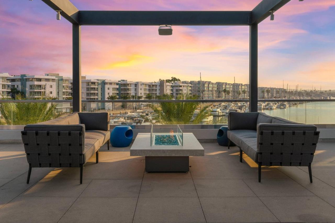 Отель Courtyard By Marriott Marina Del Rey Лос-Анджелес Экстерьер фото